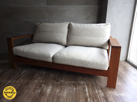 Room+ ルームプラス sofa ソファ 2シーター ウォールナット 無垢材 フェザー ～ 生活に居心地をプラスする柔らかなフィット感。 【買取と販売とレンタルのお店】