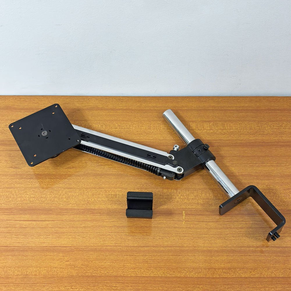 【祖師ヶ谷大蔵店】USMハラー USM Haller モジュラーファニチャー ハラーテーブル専用フラットスクリーンスウィングモニターアーム VESA規格 クランプ式 オフィス家具 スイス 買取させていただきました。