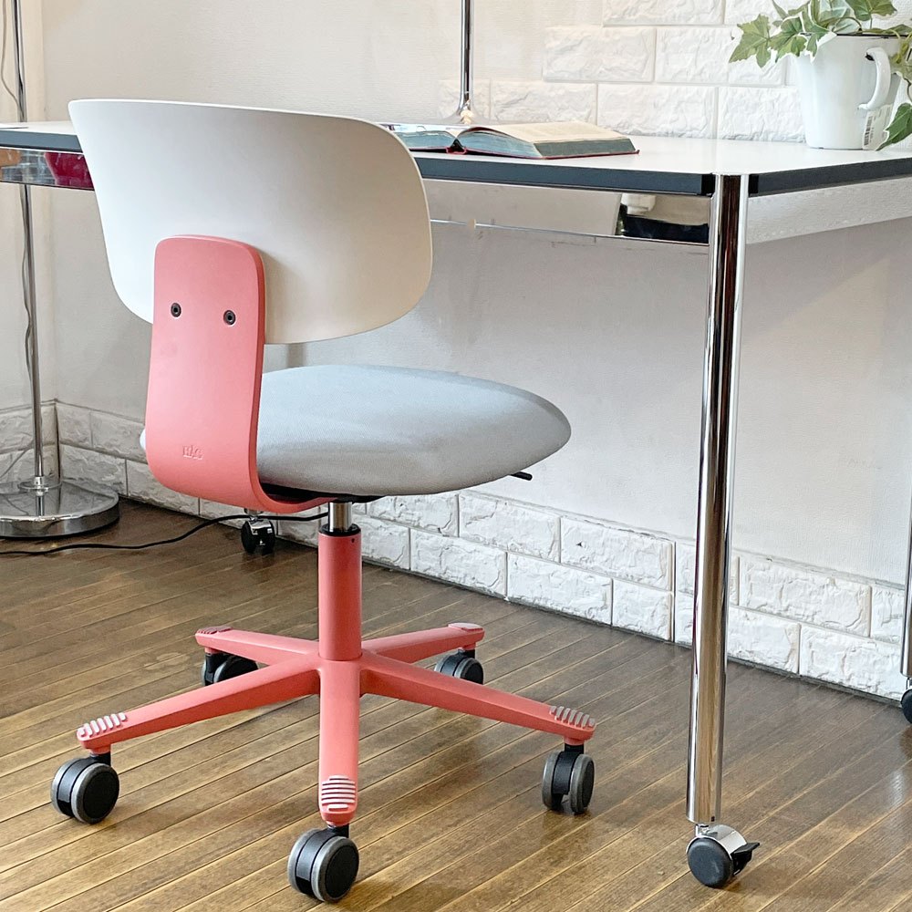 【経堂店】ホーグ HAG ティオン Tion デスクチェア 2140 オフィスチェア ライトグレー ピンク キャスター付き 昇降機能 北欧 ノルウェー 買取させていただきました。