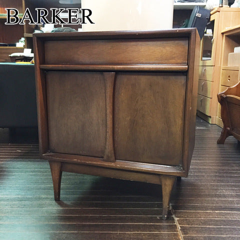 BARKER BROS US ビンテージ ナイトテーブル キャビネット ～ 古き良き、趣ある家具でお部屋にスパイスを。 【買取と販売とレンタルのお店】