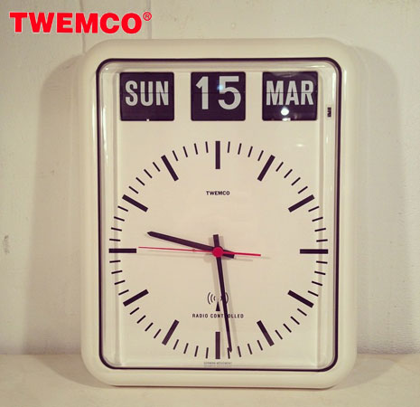 ★毎日見る時計もオシャレに!!! TWEMCO(トゥエンコ)　ロータリークロック ストライプ（電波時計)(OPRC-12) パタパタ 壁掛け時計 【買取＆販売＆レンタル】