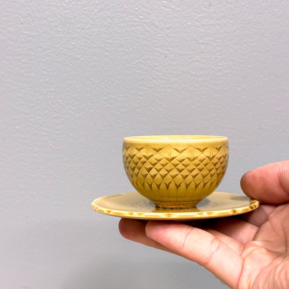 【経堂店】増渕篤宥 Tokuhiro Masubuchi 黄釉釉象嵌茶杯（組） 買取させていただきました。