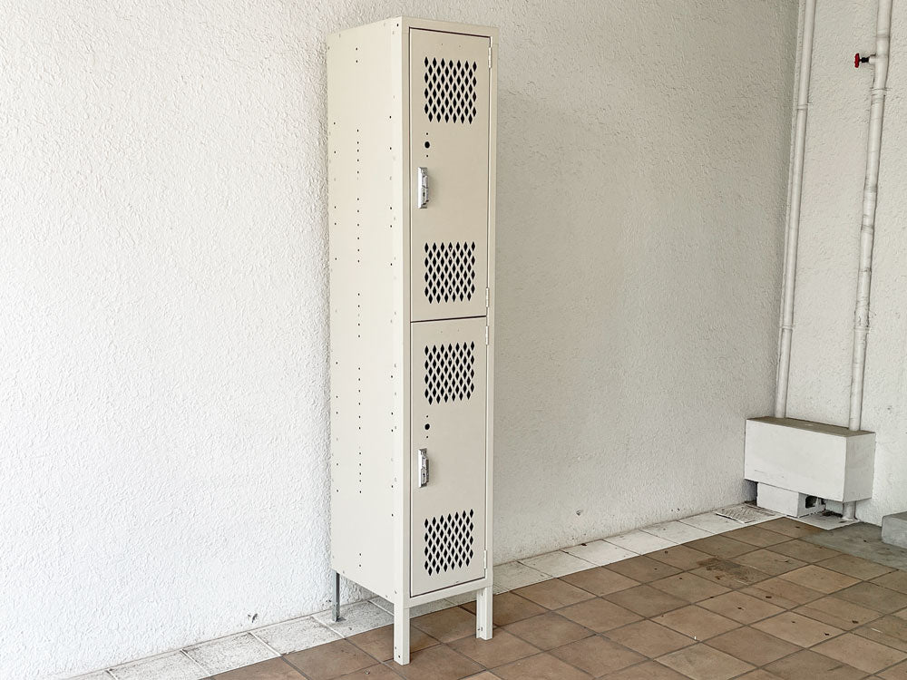 リオン LYON スチールロッカー ダイヤカット 2段 2-TIER LOCKER-LOUVER アイボリー putty white インダストリアル パシフィックファニチャーサービス取扱 中古品 買い取りしました。