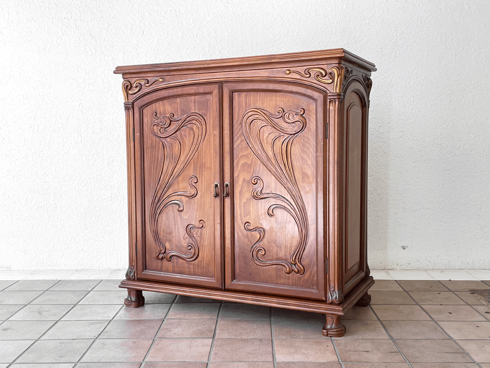 ヨーロピアンクラシカル European Classical キャビネット 収納棚 ブラウン 観音開き W94cm アンティークスタイル 中古品 買い取りしました。