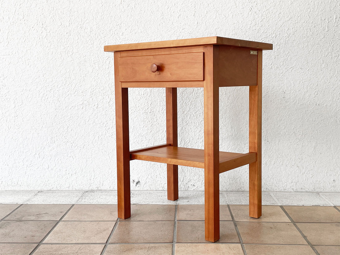 北の住まい設計社 KITANOSUMAISEKKEISHA チェリー無垢材 サイドテーブル 1引き戸付き W45cm 中古品 買い取りしました。