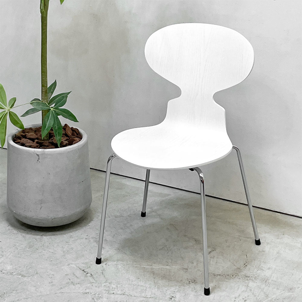 【祖師ヶ谷大蔵店】フリッツハンセン Fritz Hansen アントチェア 4本脚 カラード アッシュ ホワイト アルネ・ヤコブセン 北欧家具  買取させていただきました。