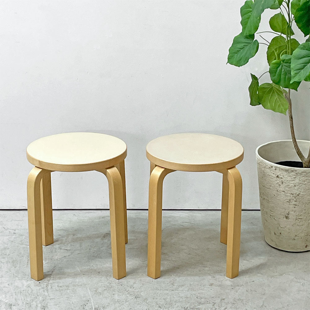 【祖師ヶ谷大蔵店】アルテック artek スツール60 Stool60 リノリウム 4本脚 アルヴァ・アアルト 80th記念モデル スコープ別注 パール 廃番カラー ＋ マッシュルーム 買取させていただきました。