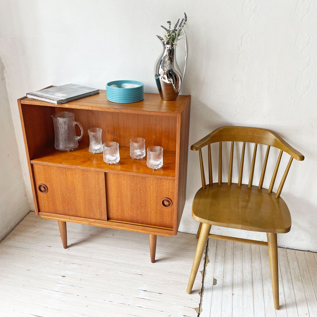 【下北沢店】デンマークビンテージ Danish Vintage チーク材 サイドキャビネット シェルフ 引き戸 北欧家具 買取させていただきました。