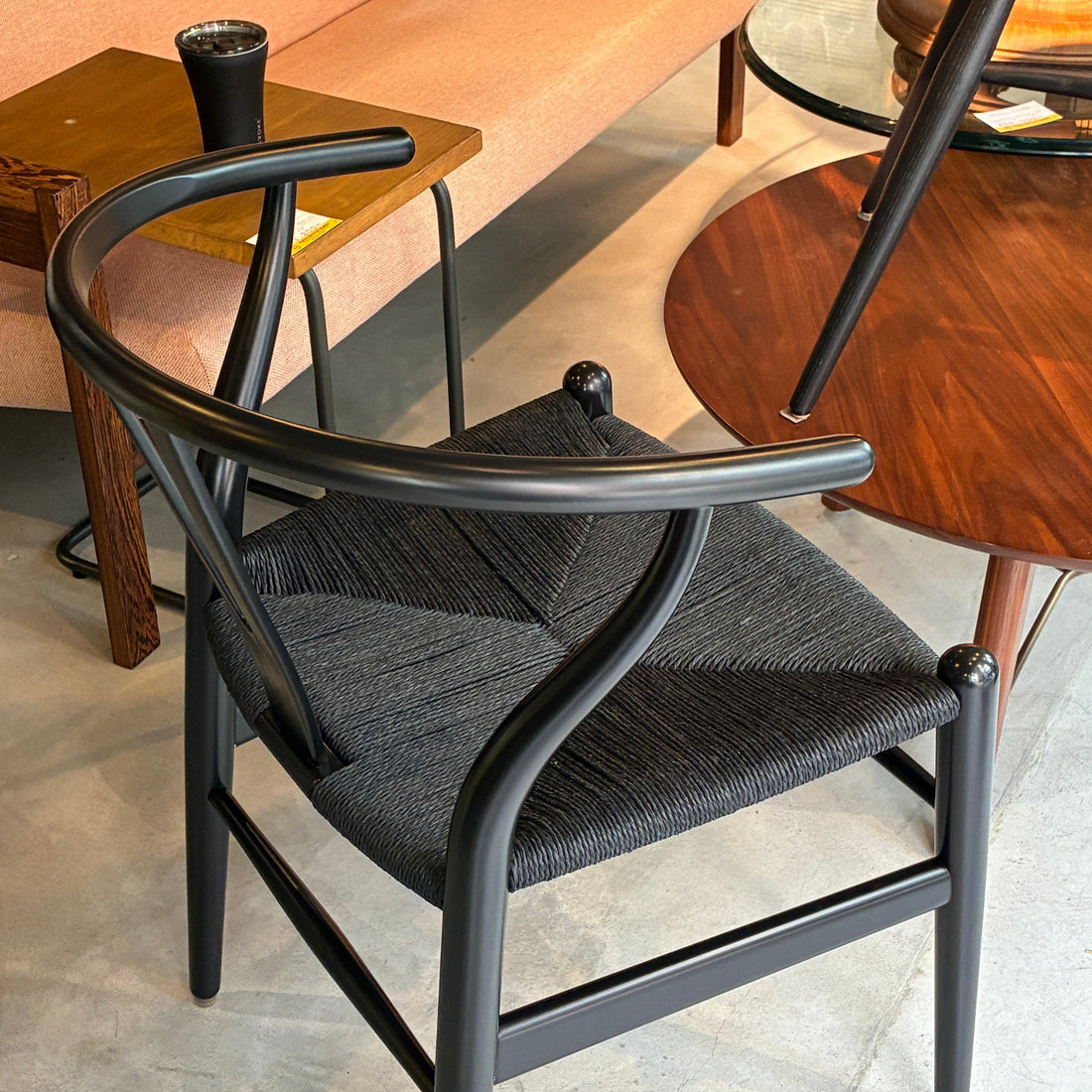 カールハンセン＆サン Carl Hansen & Son CH24 Yチェア ブラックラッカー×ブラックペーパーコード ビーチ材 ハンス・J・ウェグナー デンマーク 北欧家具 ～圧倒的曲線美～