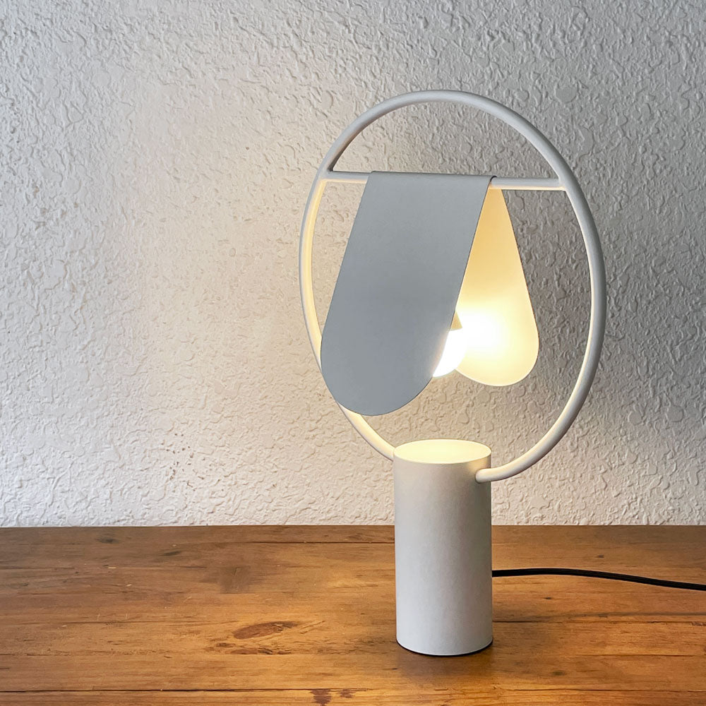 【用賀店】Hartô Paris テーブルランプ Anae Table Lamp スタンドライト ホワイト フランス 買取させていただきました。