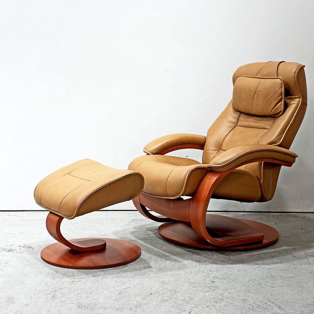 【祖師ヶ谷大蔵店】イエリアーダ Hjellegjerde フィヨルド Fjords ムスタング Mustang リクライニングチェア オットマン セット 本革 プライウッド 回転機能 ノルウェー 買取させていただきました。