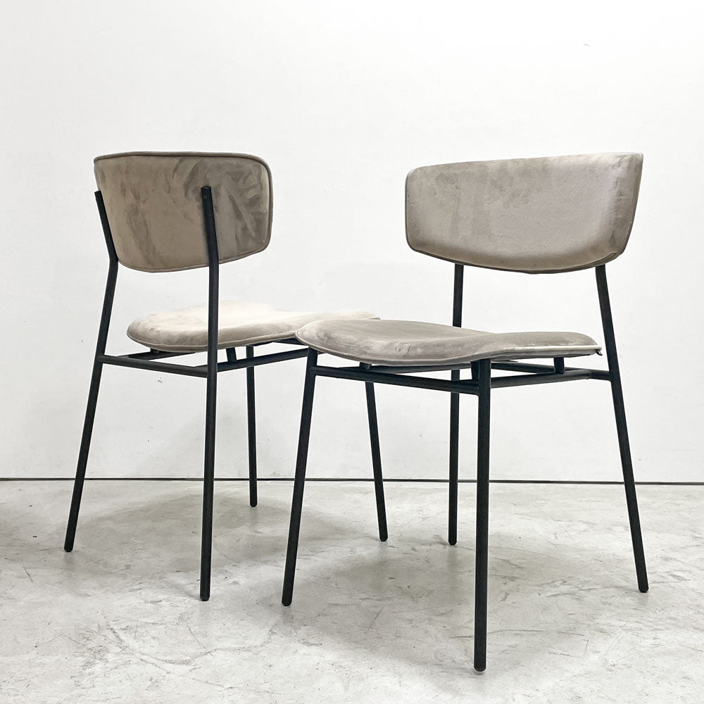 【祖師ヶ谷大蔵店】カリガリス Calligaris フィフティーズ FIFTIES ダイニングチェア サンドカラー×マットブラック ファブリック ベルベット スチール脚 モダンデザイン イタリア 2脚 買取させていただきました。