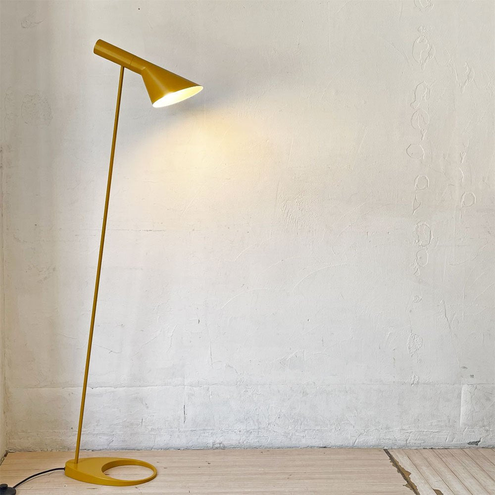 【下北沢店】ルイスポールセン Louis Poulsen AJ フロア AJ Floor フロアライト イエローオークル アルネ・ヤコブセン 北欧 名作 買取させていただきました。