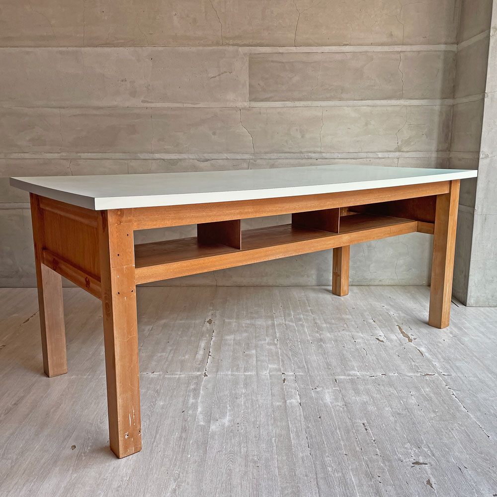 【学芸大学店】ジャパンビンテージ メラミントップ ワークテーブル アトリエテーブル 図工室テーブル 作業台 古道具 店舗什器 買取させていただきました。
