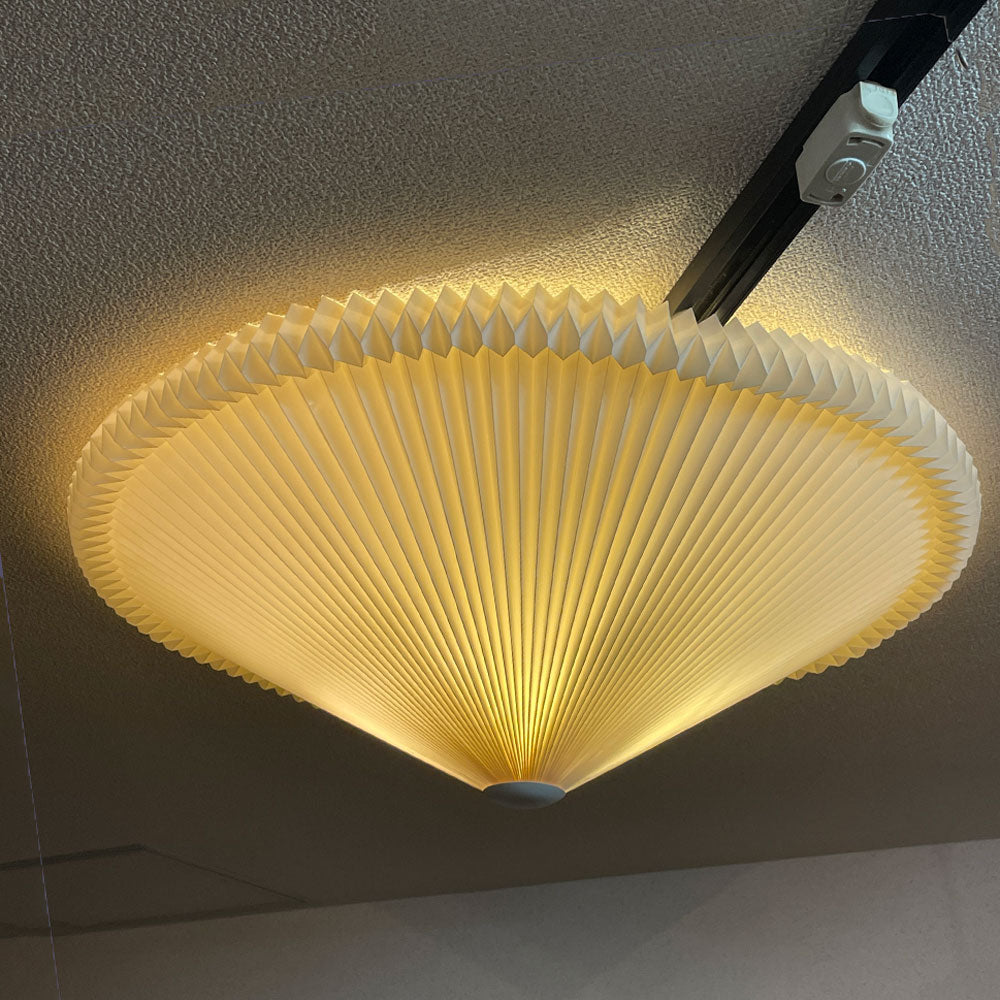 【経堂店】レクリント LE KLINT KP26-70 シーリングライト クラシックシーリングモデル 2灯 W70cm プリーツ ハンドクラフト デンマーク 北欧照明 買取させていただきました。