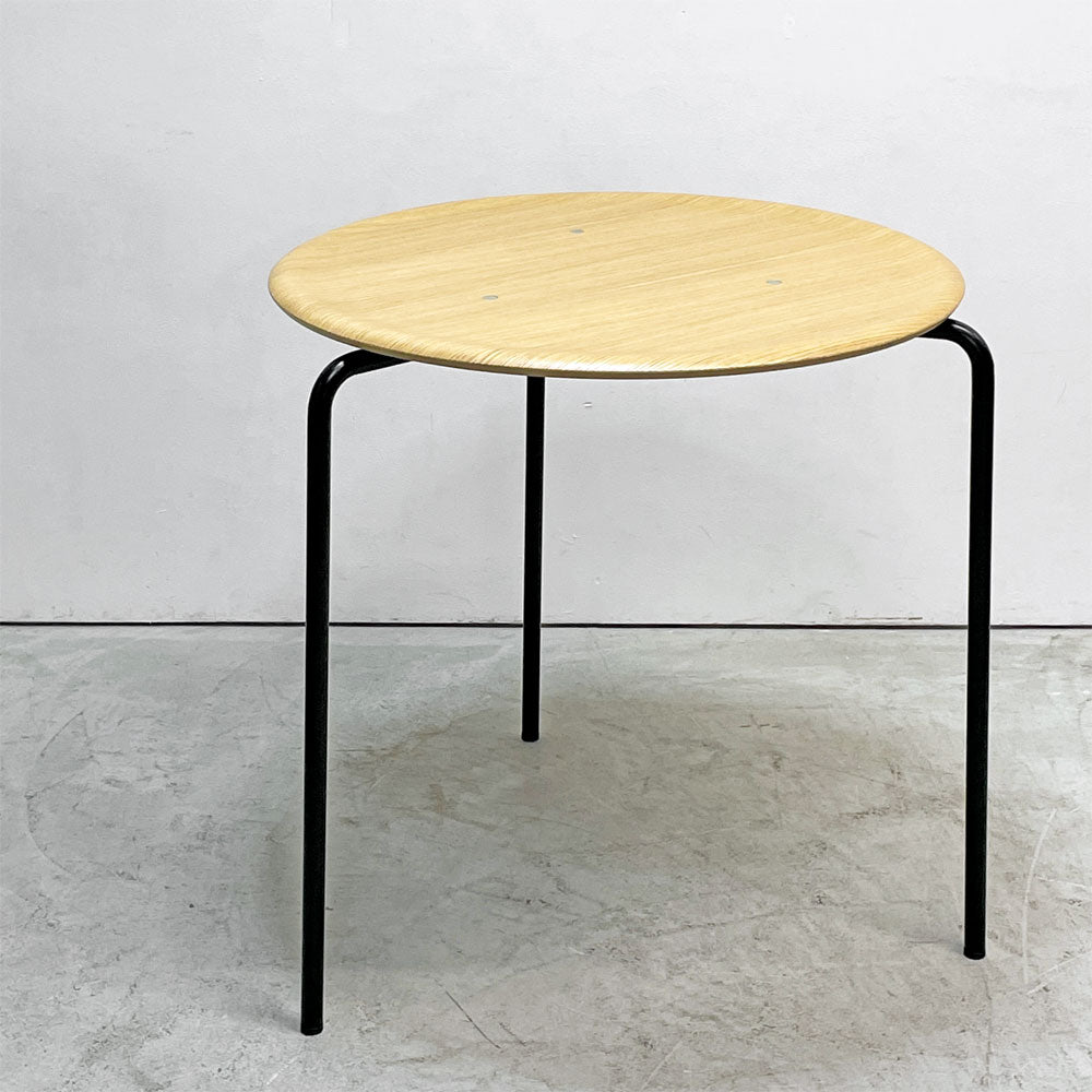 【祖師ヶ谷大蔵店】エンゲルブレヒト Engelbrechts ケヴィ KEVI 2010 ダイニングテーブル オーク材 プライウッド カフェテーブル 70cm 3本脚 ヨルゲン・ラスムッセン デンマーク 未使用品 買取させていただきました。