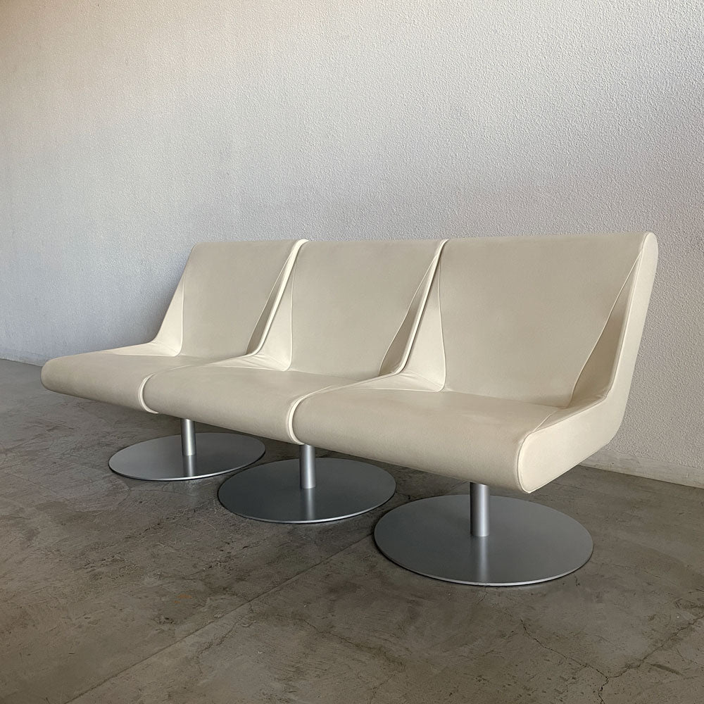 【登戸BASE店】カッシーナイクスシー Cassina ixc. ブーメラン プリュス ラウンジ スウィベル チェア BOOMERANG PLUS グエナエル・ニコラ 希少廃番モデル 38.5～40.7万円の品 買取させていただきました。