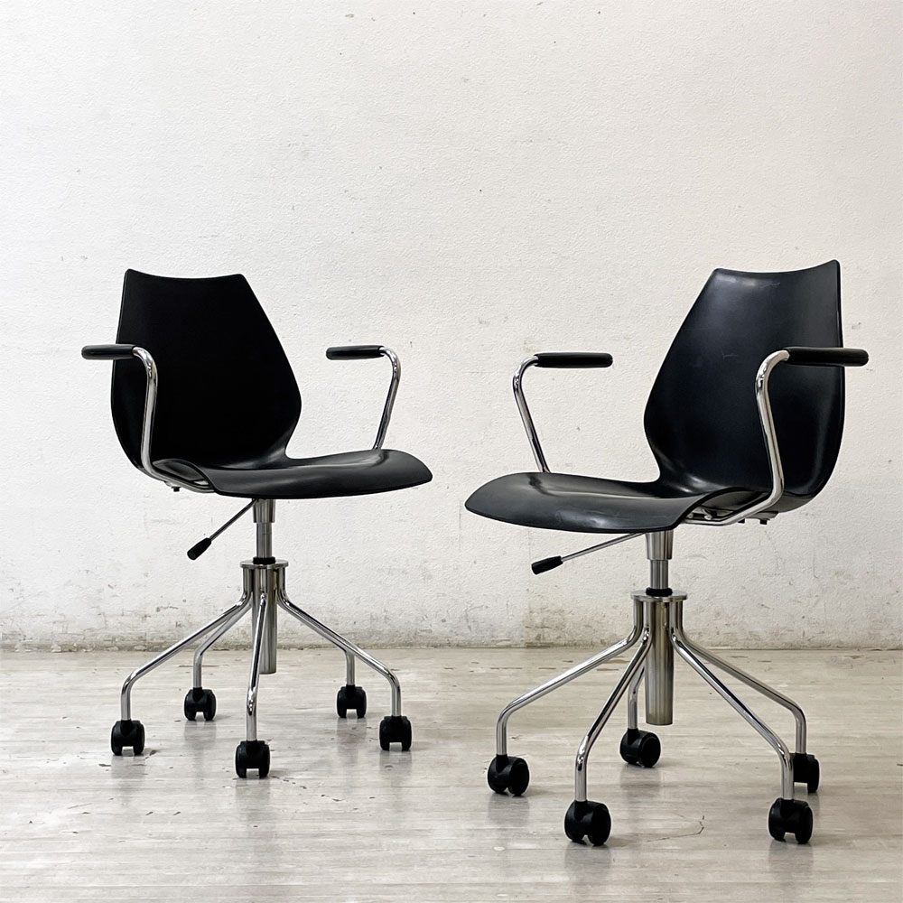 【祖師ヶ谷大蔵店】カルテル Kartell マウイアームキャスター Maui デスクチェア アームチェア キャスター付 ブラック ヴィコ・マジストレッティ イタリア 定価88,000円 2脚 買取させていただきました。