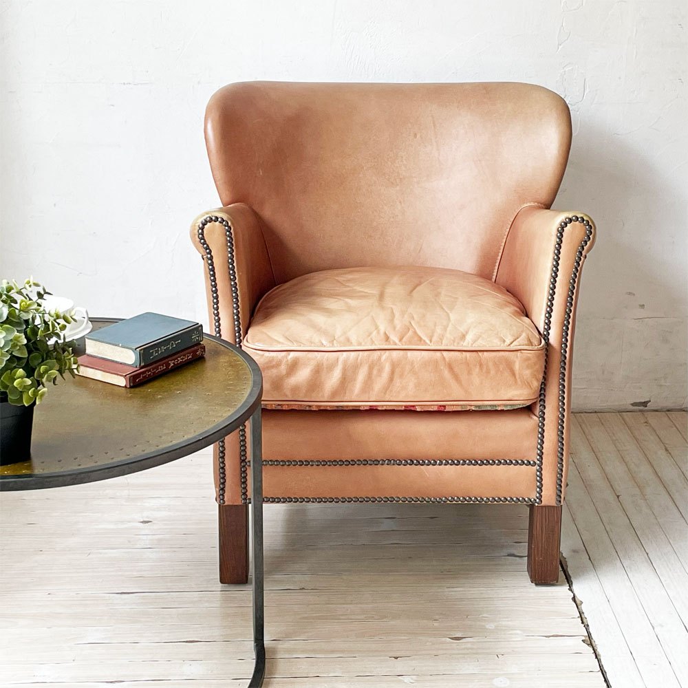 【下北沢店】ハロ HALO プロフェッサーアームチェア PROFESSOR CHAIR GALATA SAVVIA ソファ ラウンジチェア 牛本革 キリム リバーシブルクッション 英国  買取させていただきました。