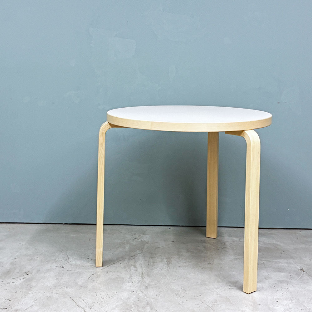 【経堂店】アルテック artek テーブル TABLE 90B ダイニングテーブル リノリウム天板 ペールグレー haluta別注カラー Φ75cm アルヴァ・アアルト 買取させていただきました。
