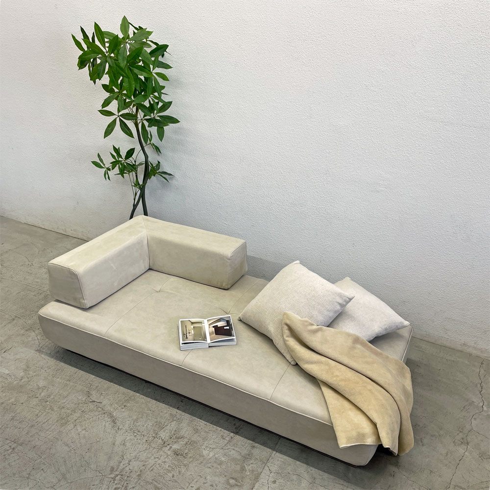 リラックスフォーム RELAX FORM アルフレード ALFREDO フラッット 2人掛け ソファ レザーテックス W183cm + オアシス グロー OASIS GLOW L字 背クッション ～ アイデア次第でシーンが広がる！ 汎用性に富んだエレガントなデイベッドタイプのソファ ～