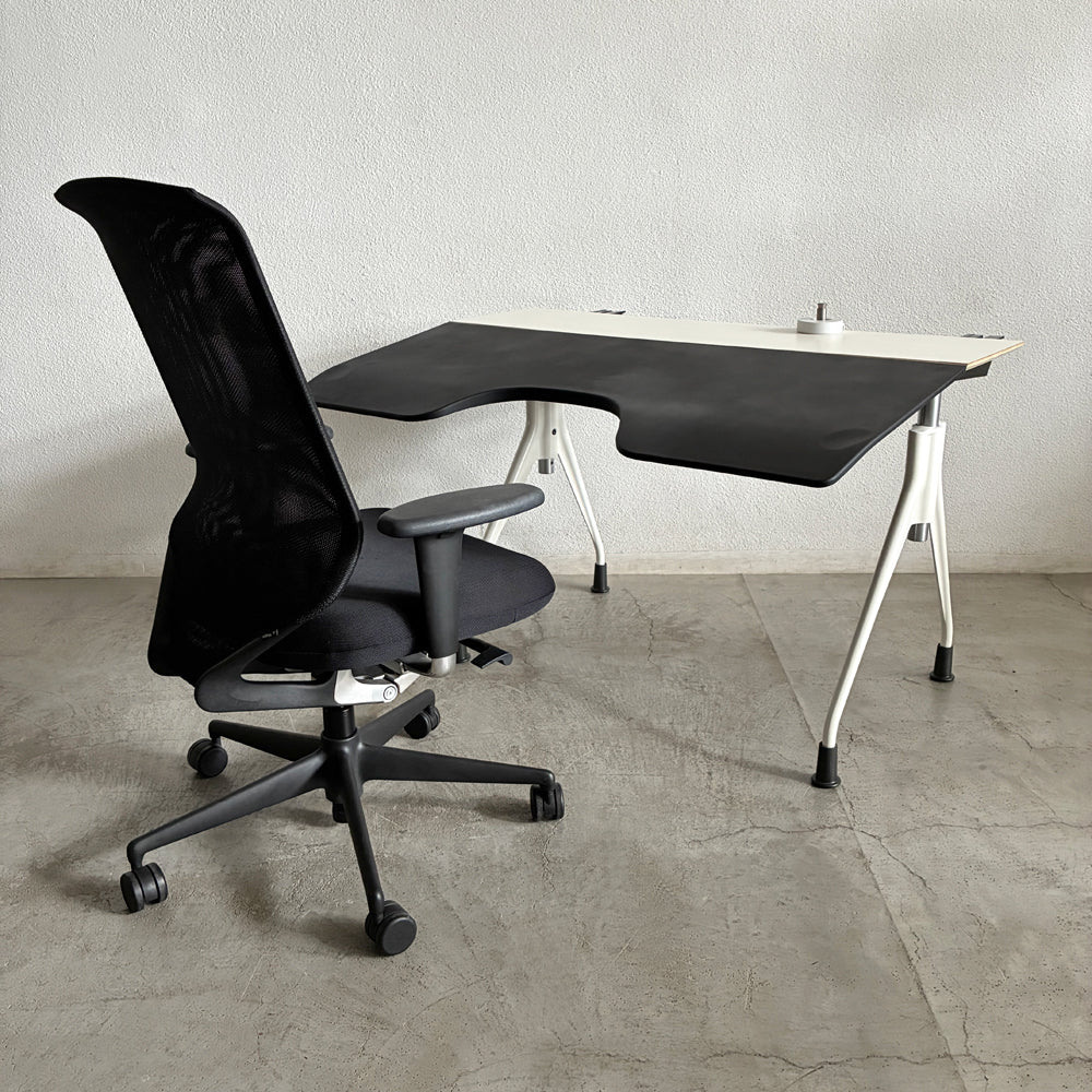 【登戸BASE店】ハーマンミラー Herman Miller エンベロップデスク Envelop Desk スライド天板 & 高さ調節機能 モニターアーム付き ビルスタンフ & ジェフウェバー 参考合計価格234,528円 程度良好 買取させていただきました。