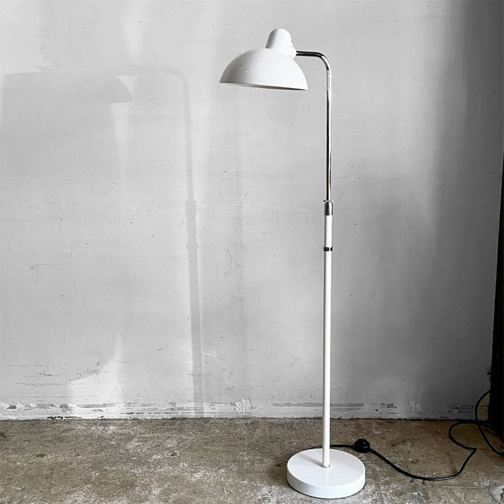【自由が丘店】フリッツハンセン Fritz Hansen カイザーイデル KAISER IDELL フロアランプ 6580-F LUXUS ホワイト クリスチャン・デル Christian Dell デンマーク 買取させていただきました。