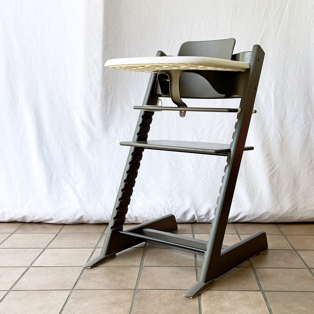 【用賀店】ストッケ STOKKE トリップトラップ TRIPP TRAPP ベビーチェア キッズチェア S/N5 ベビーガード・トレイ・延長グライダー付き 買取させていただきました。