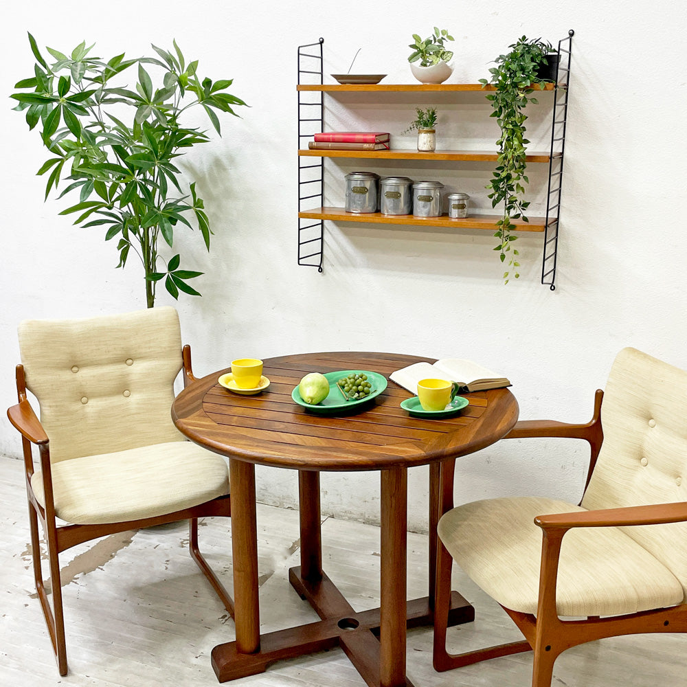 チーク材家具で明るいインテリアを彩る ～北欧ビンテージをメインに～