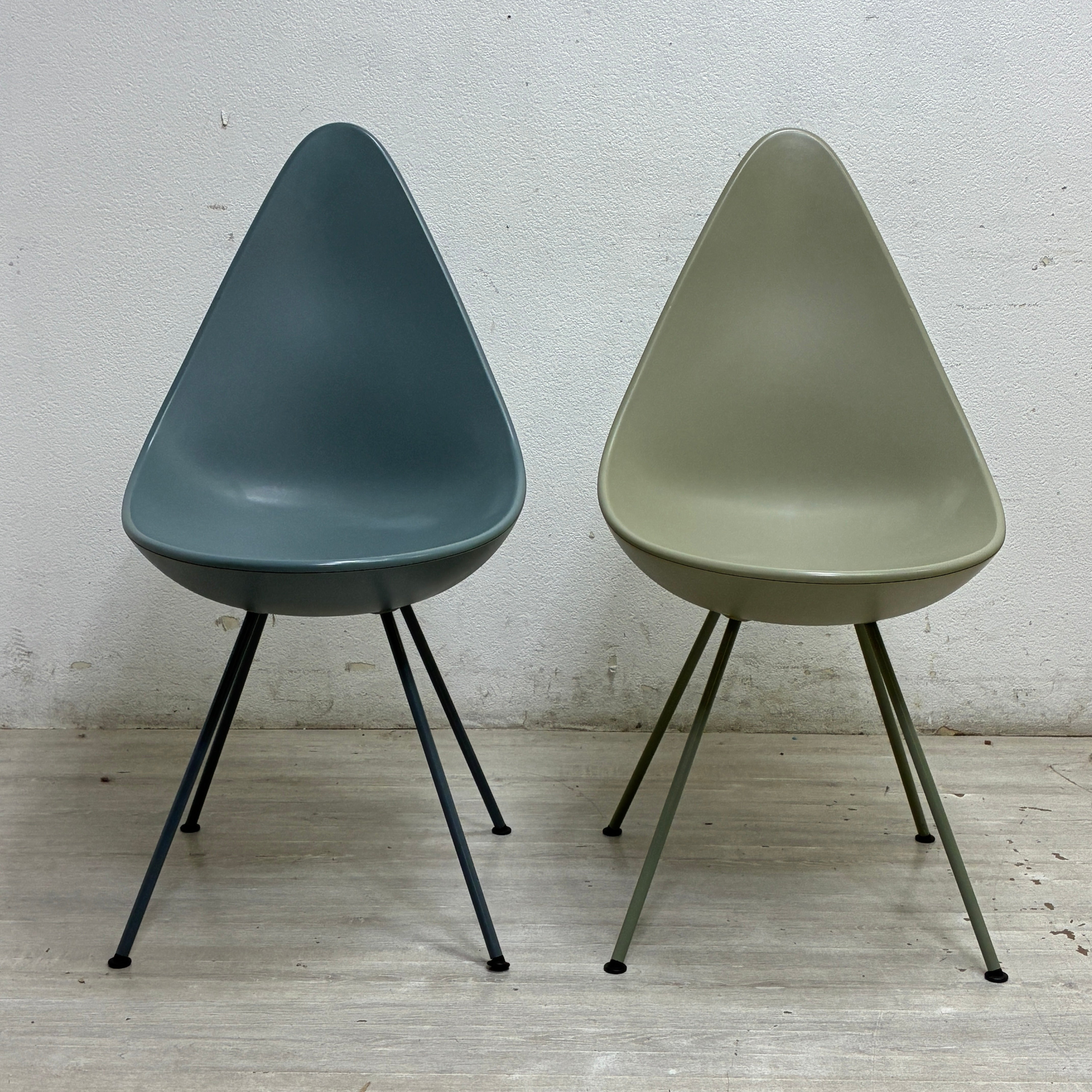 【祖師ヶ谷大蔵店】フリッツハンセン Fritz Hansen ドロップチェア Drop Chair ストーングレー＆ストーンブルー アルネ・ヤコブセン 北欧 デンマーク 買取させていただきました。
