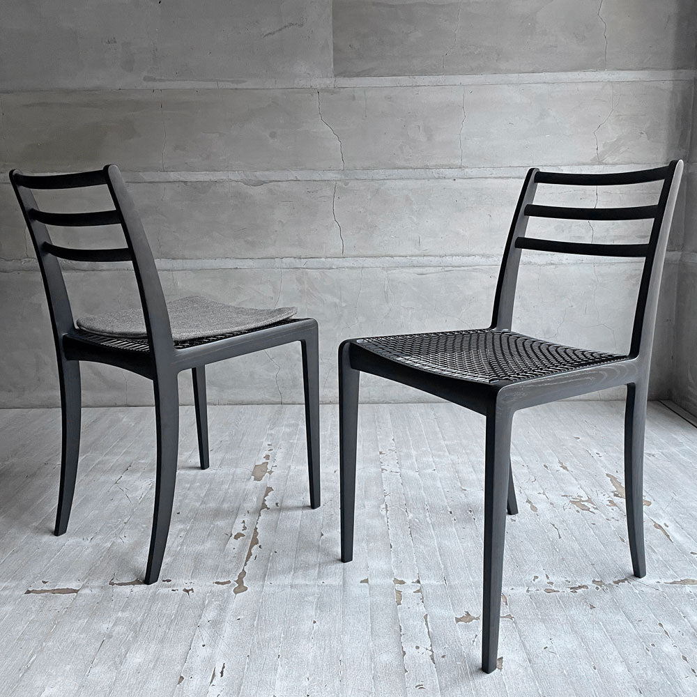 朝日木材加工 アムリス AMLYS エレガンス ELEGANCE ダイニングチェア BK シートクッション付き アッシュ材 ロープ編み込み ハンス・S・ヤコブセン ～ 黒の気品、木の温もり。静かに際立つ存在感 ～