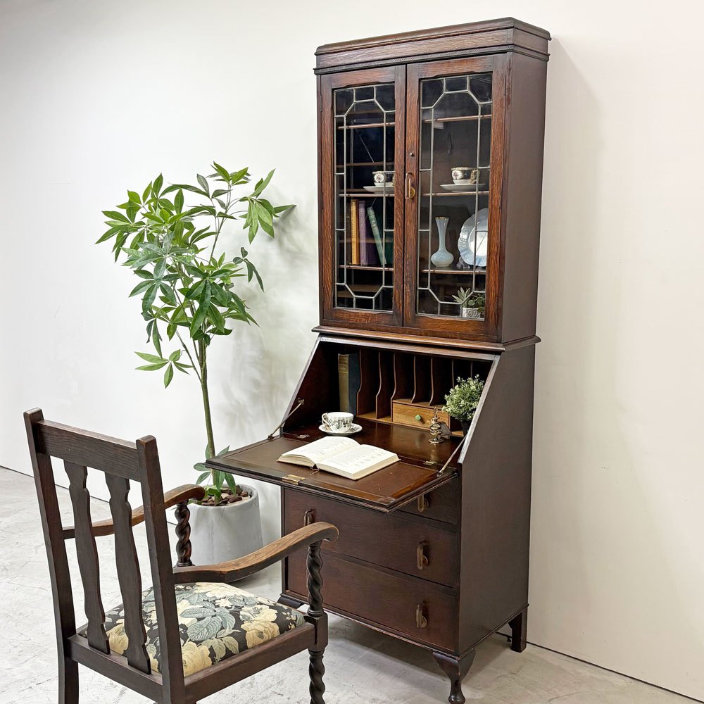 【祖師ヶ谷大蔵店】UKビンテージ UK Vintage オーク材 ビューローブックケース キャビネット ガラス 開き戸 棚板3段 フラップ扉 3ドロワー 猫脚 英国家具 アンティーク 買取させていただきました。
