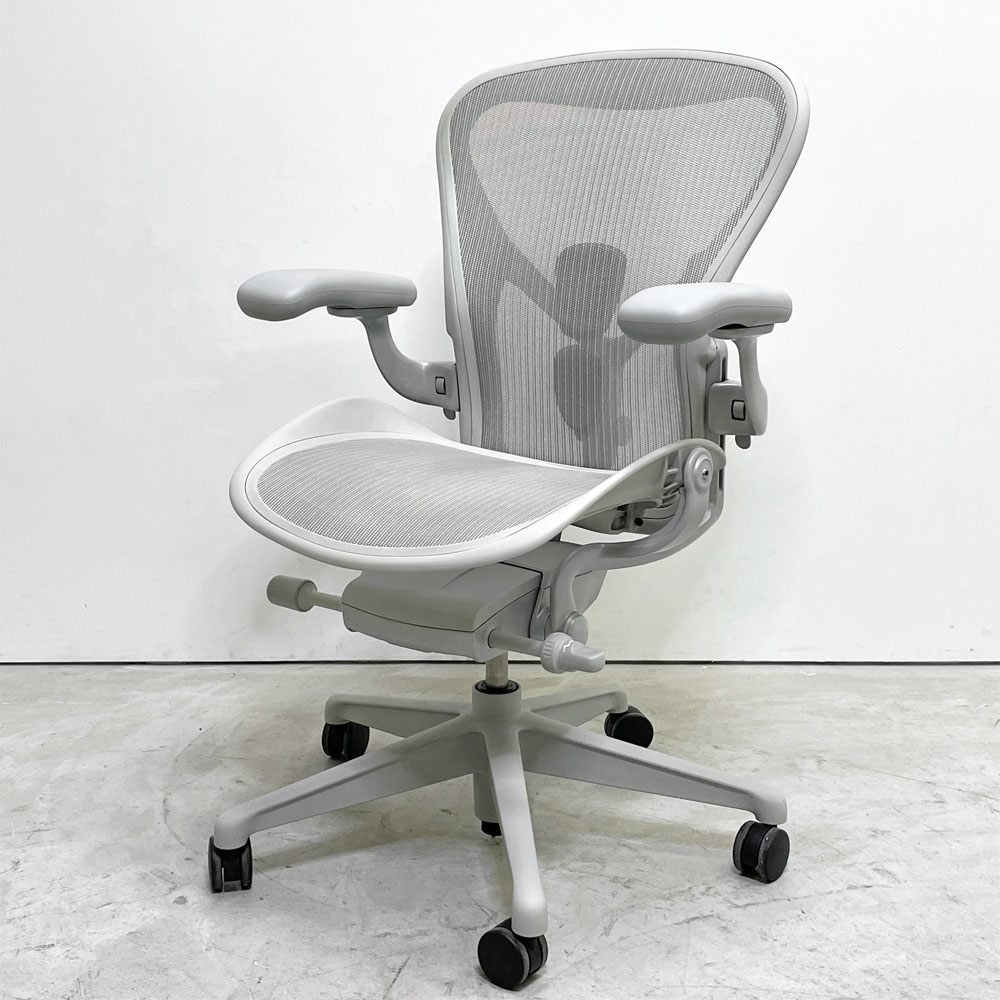 【祖師ヶ谷大蔵店】ハーマンミラー Herman Miller アーロンチェア リマスタード フル装備 Bサイズ ミネラル ポスチャーフィットSL デスクチェア オフィスチェア ビル・スタンフ ＆ ドン・チャドウィック 買取させていただきました。