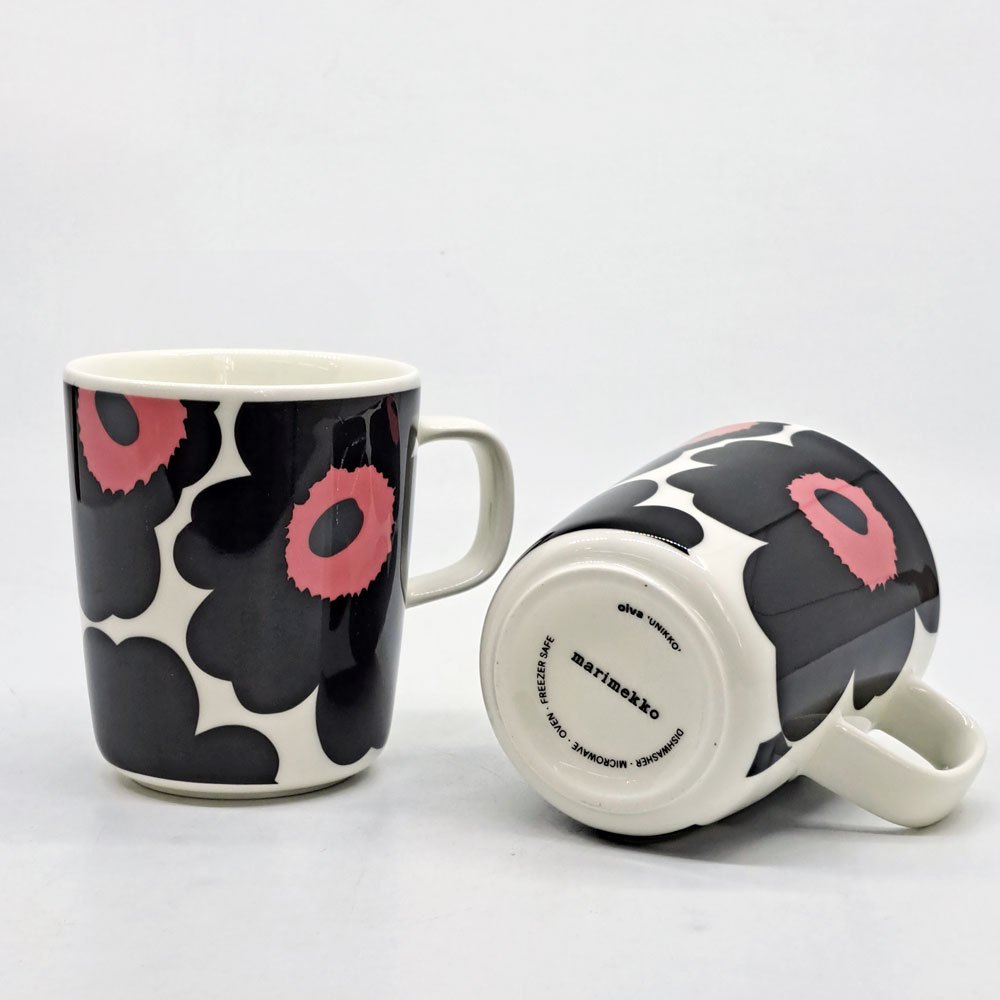 【祖師ヶ谷大蔵店】マリメッコ marimekko ウニッコ UNIKKO マグカップ コップ 250ml ブラック×ピンク マイヤ・イソラ Maija Isola 2015年 日本限定カラー 廃番 計2客 買取させていただきました。