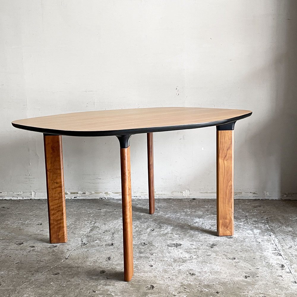 【自由が丘店】フリッツハンセン Fritz Hansen アナログテーブル ANALOG table ダイニングテーブル JH43 ウォールナット W130cm ハイメ・アジョン デンマーク 北欧家具 買取させていただきました。