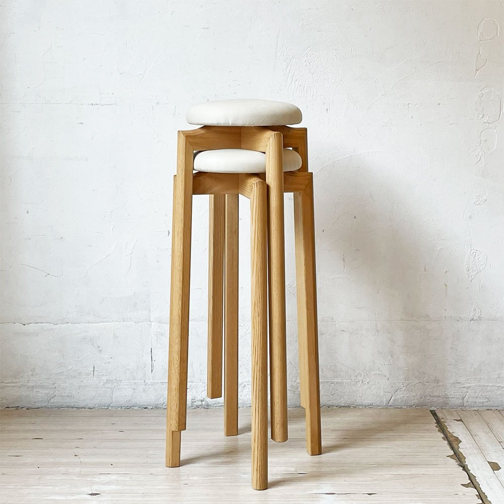 【下北沢店】匠工芸 TAKUMI マッシュルームスツール MUSHROOM ハイスツール Lサイズ ファブリック座面 ホワイトアッシュ材 旭川家具 計2脚 買取させていただきました。