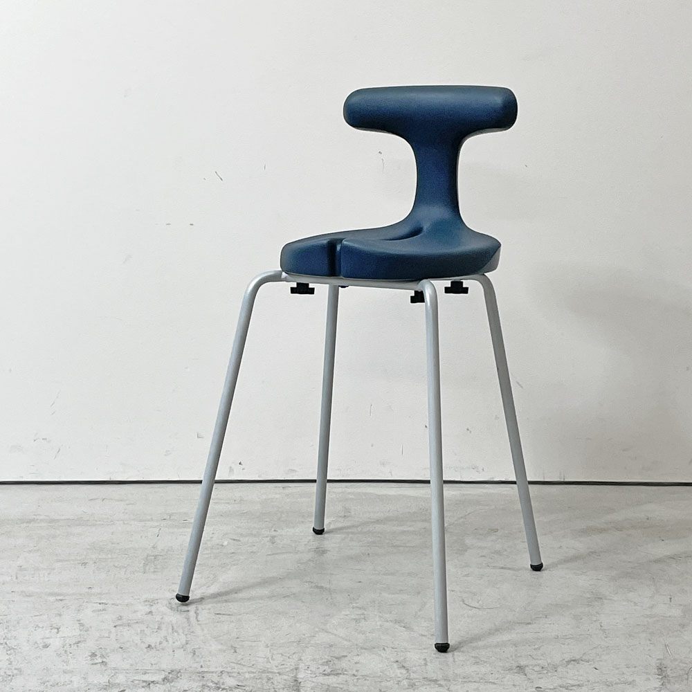 【祖師ヶ谷大蔵店】アーユル・チェア ayur-chair × ヒューマンメイド HUMAN MADE スツールタイプ SH49 四本脚 姿勢矯正 坐骨椅子 健康椅子 ネイビー 限定カラー 希少 買取させていただきました。