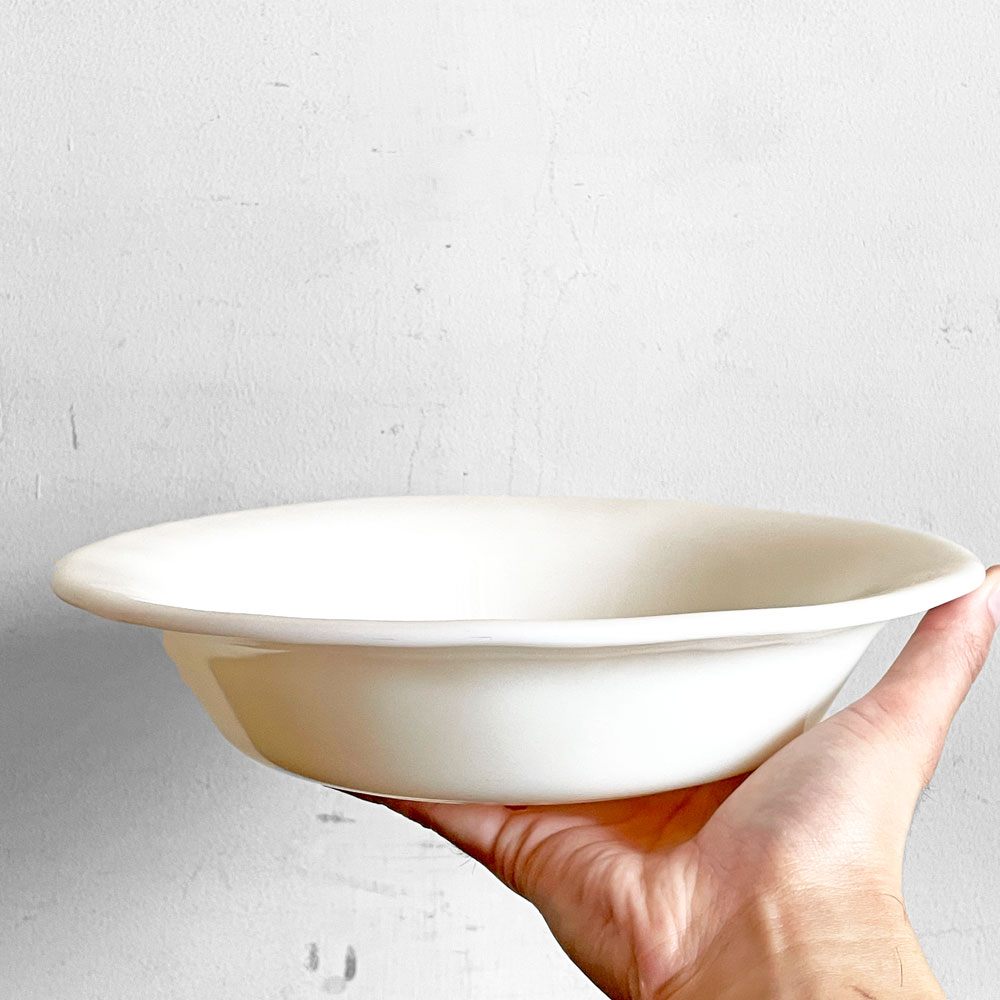 【自由が丘店】コーニング社 CORNING T.M REG ミルクガラス ボウル 深皿 25cm メスウェア USビンテージ 希少 買取させていただきました。