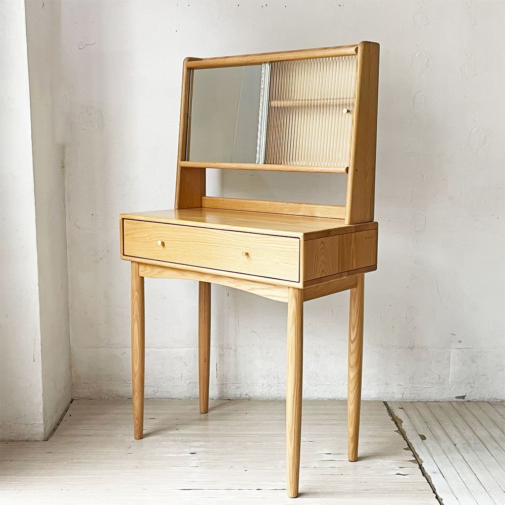 【下北沢店】イエスウッド YESWOOD ドレッサー デスク 化粧台 コンパクト オーク材 真鍮 ナチュラルテイスト 買取させていただきました。
