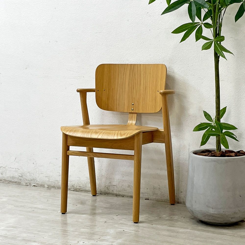 【祖師ヶ谷大蔵店】アルテック artek ドムスチェア Domus Chair ダイニングチェア オーク材 板座 ラッカー イルマリ・タピオヴァーラ 定価￥¥143,000- 買取させていただきました。