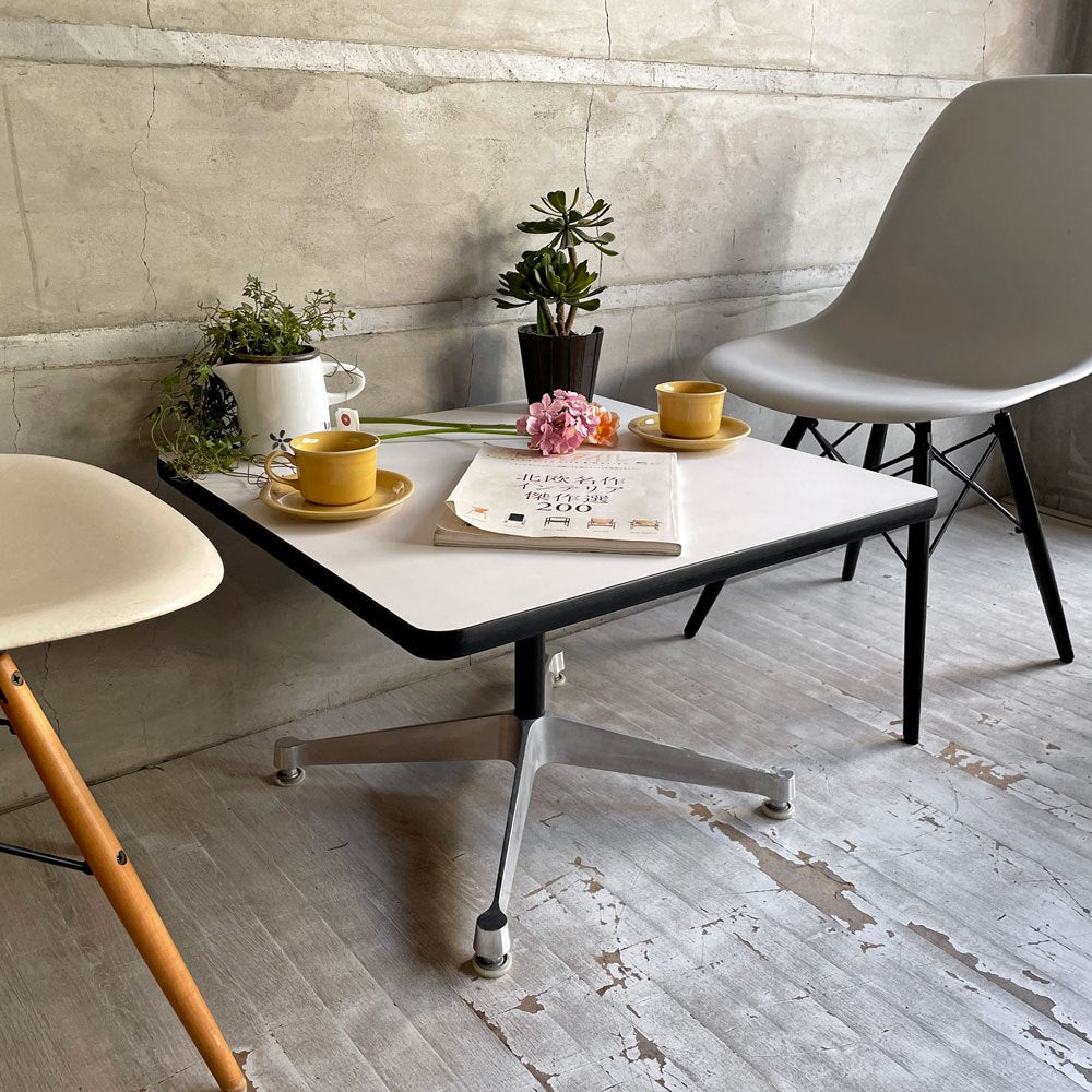 【学芸大学店】ハーマンミラー Herman Miller ビンテージ イームズコントラクトベーステーブル Contract ローテーブル サイドテーブル スクエア C&Rイームズ ミッドセンチュリー W60cm 廃番サイズ  買取させていただきました。