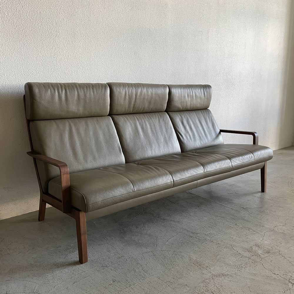 【登戸BASE店】カリモク karimoku ハイバック ソファ WU4653 無垢 ウォールナット × 本革 ソフトグレイン クッション脱着可 ナチュラルモダン 参考価格￥462,000- 買取させていただきました。