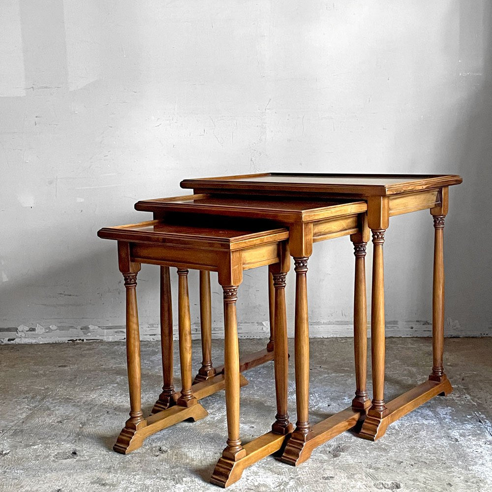 【自由が丘店】バロッサ バレンティ VARO,S.A. VALENTI ネストテーブル 3連 サイドテーブル 木材 クラシカル スペイン 買取させていただきました。