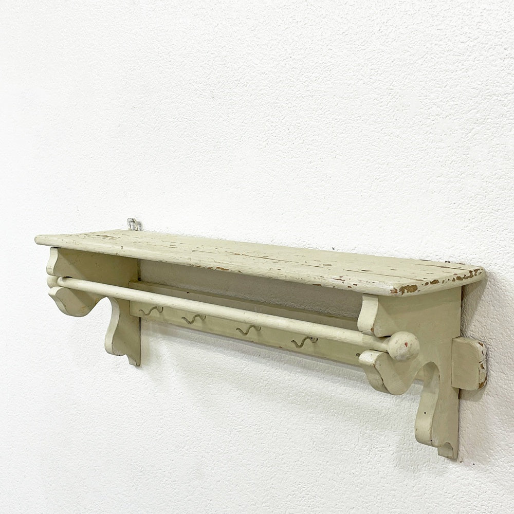 【祖師ヶ谷大蔵店】フランスアンティーク ウォールラック シェルフ ハンガーポール フック5個付き 壁掛け 飾り棚 ホワイトペイント シャビーシック 買取させていただきました。