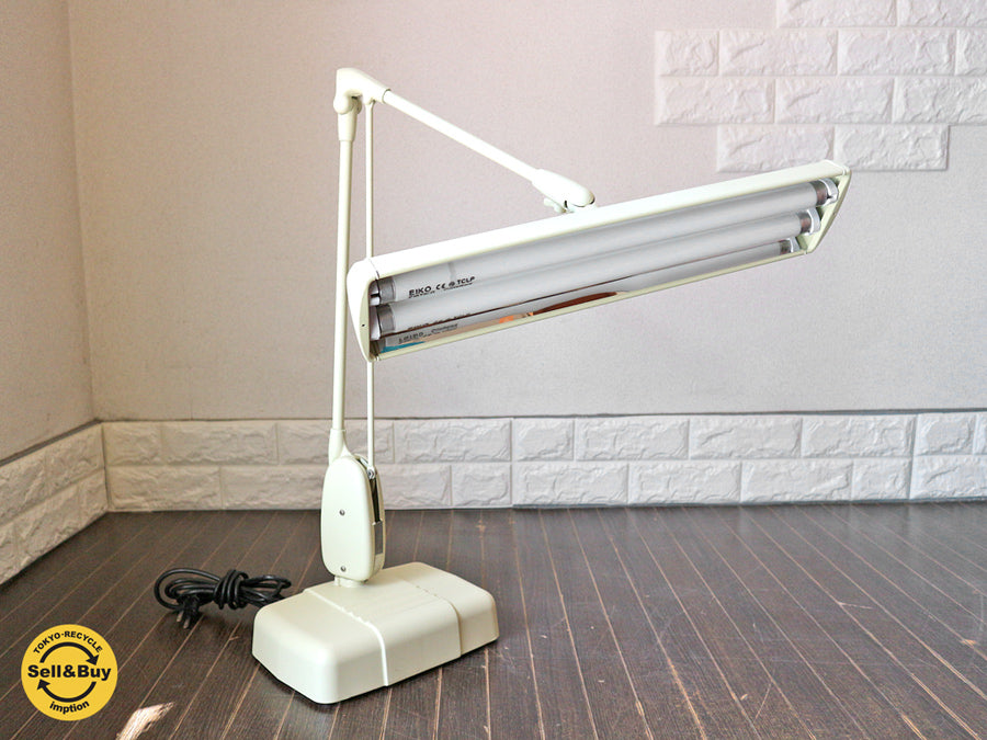 デイザー DAZOR 2324 デスクライト Desk Light アーモンドカラー パシフィックファニチャー P.F.S取扱 中古品  買い取りしました。経堂店 出張買取もお任せ下さい。