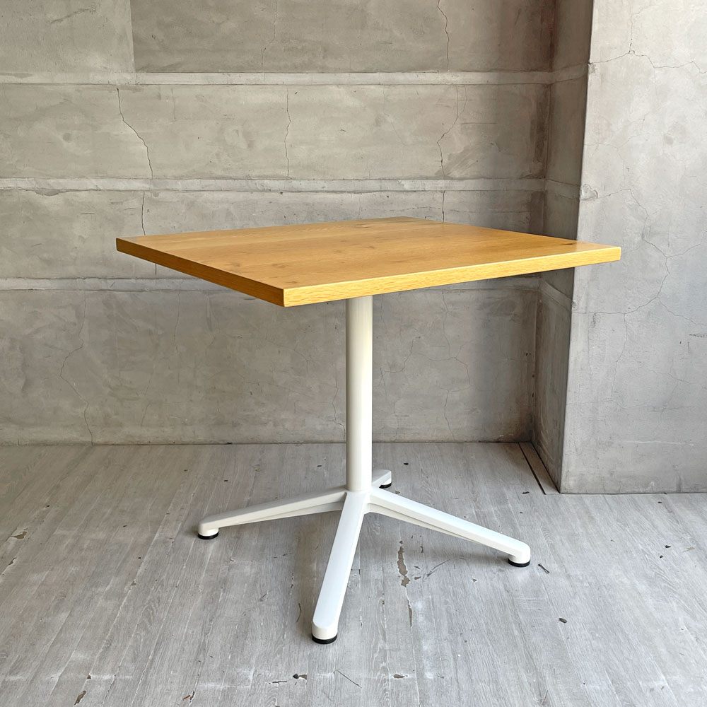 【学芸大学店】オーク材 カフェテーブル スクエア天板 82×74cm アジャスター付き ホワイトペイント 店舗什器 買取させていただきました。
