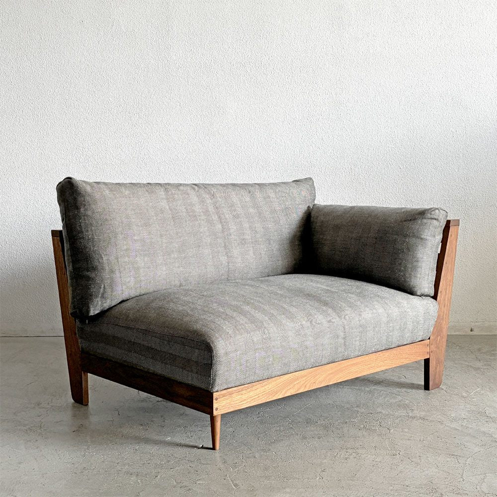 【登戸BASE店】マスターウォール MASTERWAL ヘヴン HEAVEN 950 SOFA ワンアーム1シーター105 ソファ 片アーム ファブリックシート ウォールナット無垢材 フルカバーリング アカセ木工 展示品 買取させていただきました。