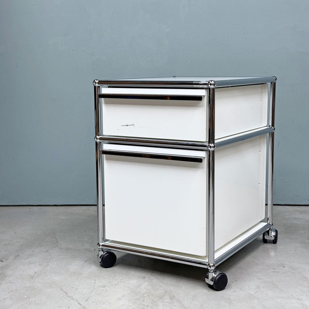 【経堂店】ユーエスエムハラー USM Haller モジュラーファニチャー Modular Furniture デスクワゴン ロールボーイ 2ドロワー ホワイト トレー＆ファイリングレール付き 買取させていただきました。