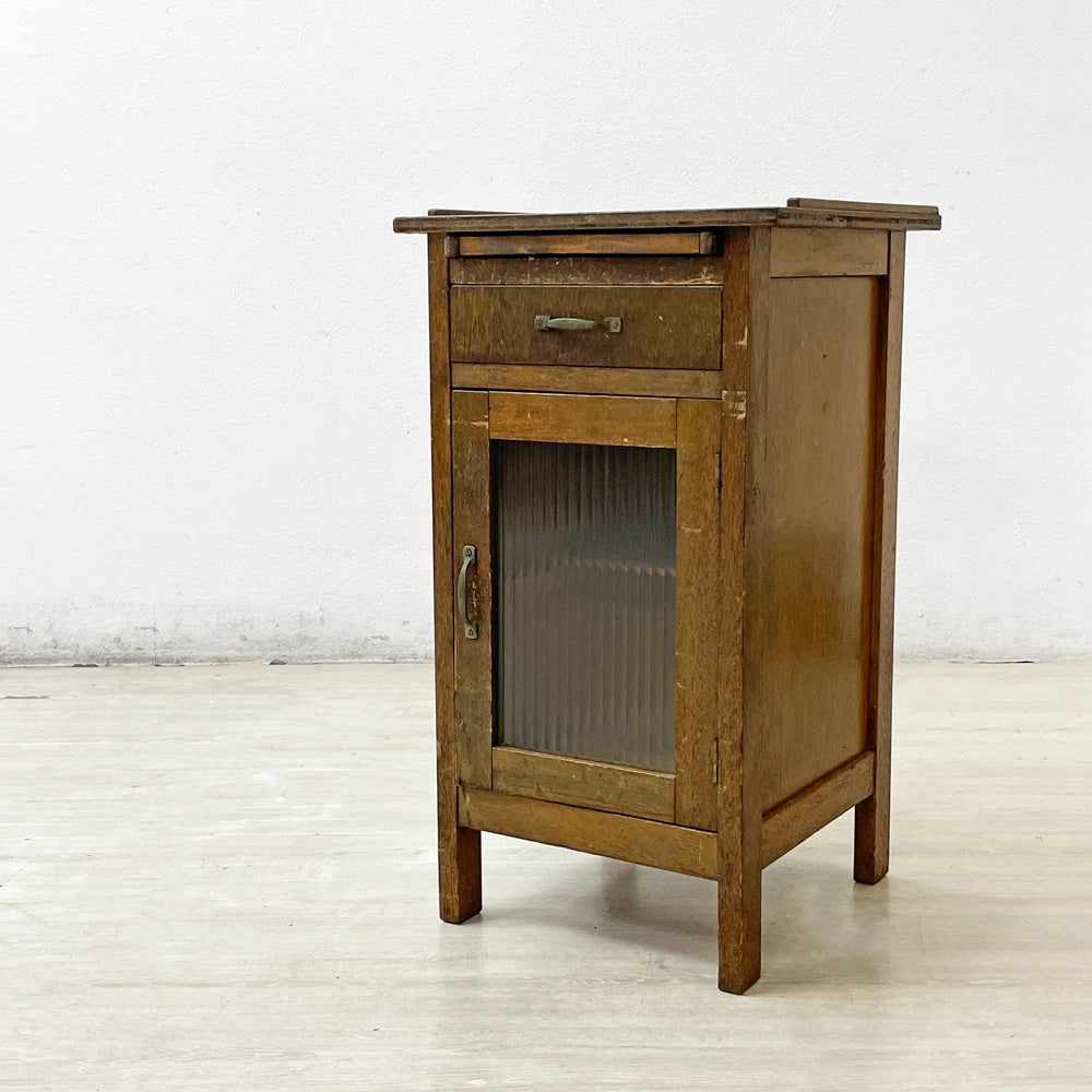 【店】ジャパンビンテージ japan vintage 木製サイドキャビネット 電話台 抽斗 ベロ付き 波ガラス 古家具 レトロ 買取させていただきました。