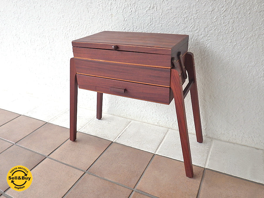 60-70年代 ビンテージ スウェーデン製 チークウッド ソーイングボックステーブル ミッドセンチュリーモダン 北欧家具 道具箱 ツールボックス 裁縫箱 サイドテーブル 買い取りしました！ 用賀店 出張買取もお任せ下さい。